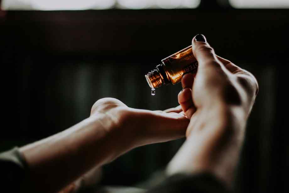 Les massages circulaires aux huiles essentielles tonifiantes-Josefa Santé